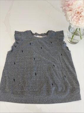 T. La by Anthropologie. Lightning bolt Flutter sleeve top - grey size small